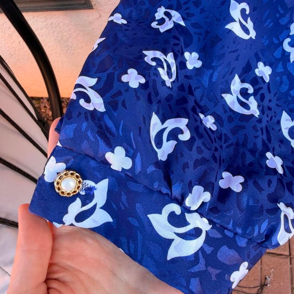 Vintage Blue and white floral print button up dress with belt. - Picture 4 of 8